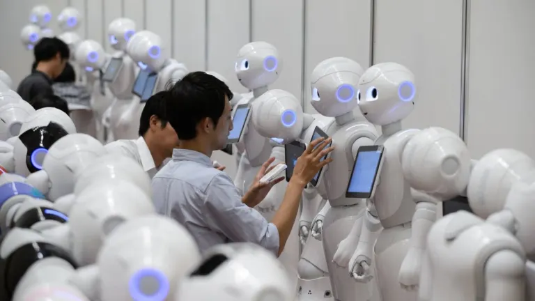 La solución para acabar con el absentismo escolar… es usar robots en la aulas: o eso creen en Japón