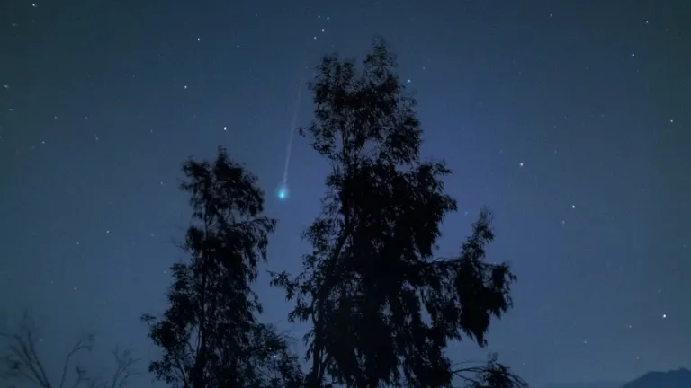 Así puedes ver el cometa Nishimura desde casa y con unos prismáticos este fin de semana