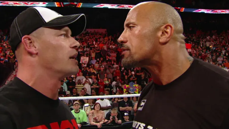 The Rock y John Cena se reúnen en el momento más emotivo de la WWE en décadas
