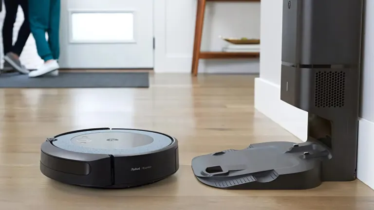 La Roomba que va a cambiar tu vida, a mitad de precio por el Black Friday: chollazo por 249 euros