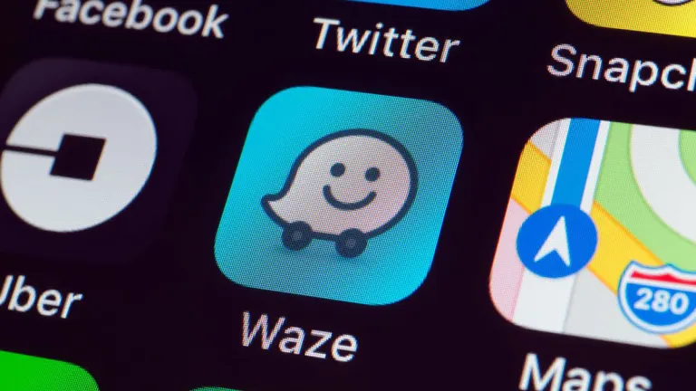 La app de GPS Waze ahora te avisará de badenes, resaltos y curvas cerradas