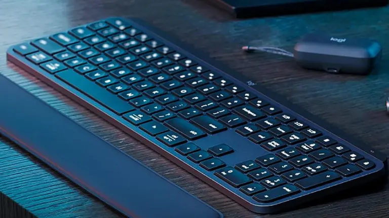Este teclado inalámbrico de Logitech tiene su precio rebajado y puede ser un gran regalo para Navidad