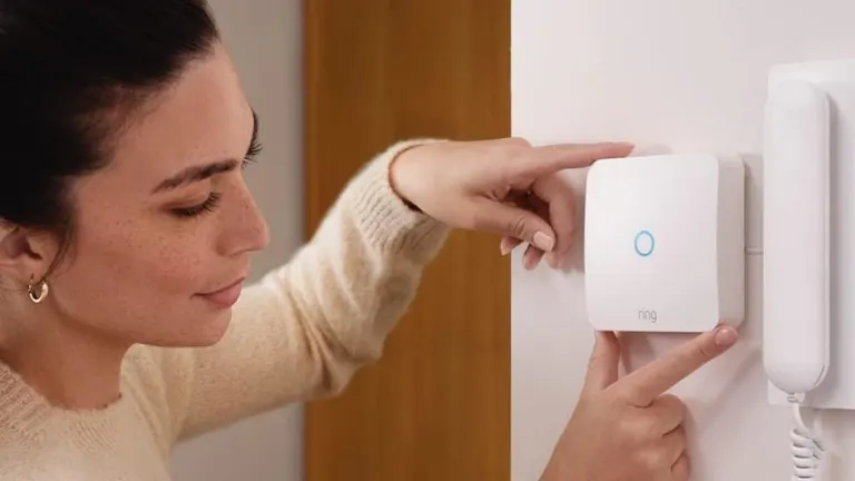 100 euros menos por este pack de Echo Dot 5 con reloj digital y un intercomunicador muy útil con Alexa