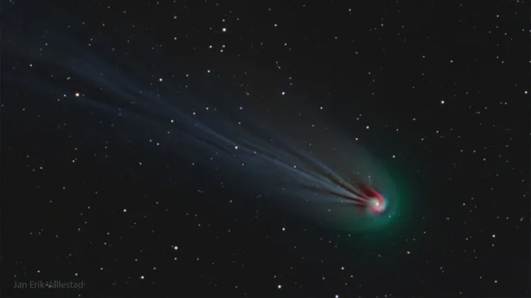 El “cometa del diablo”: qué es y cuándo ver este curioso cometa en erupción