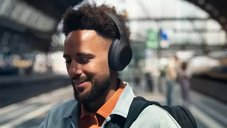 Philips tiene unos auriculares Bluetooth con gran autonomía y cancelación de ruido a un precio muy rebajado en Amazon