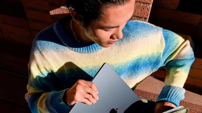 Ahora puedes llevarte este MacBook Air M3 a su mejor precio gracias a esta rebaja de casi 200 euros