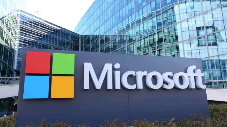Microsoft contrata a un peso pesado de Meta para potenciar su equipo IA