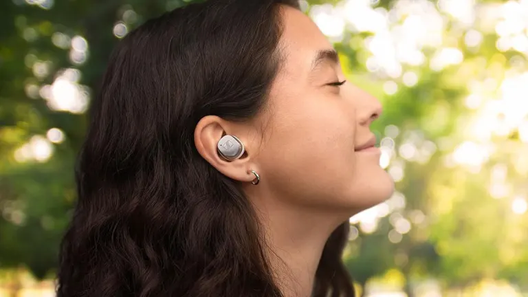 Con una rebaja de unos 45 euros, ahora puedes hacerte con uno de los mejores auriculares Bluetooth del mercado