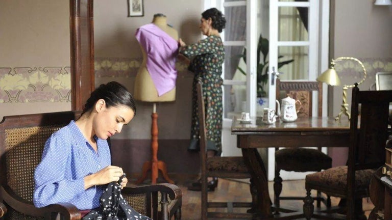 El tiempo entre costuras …