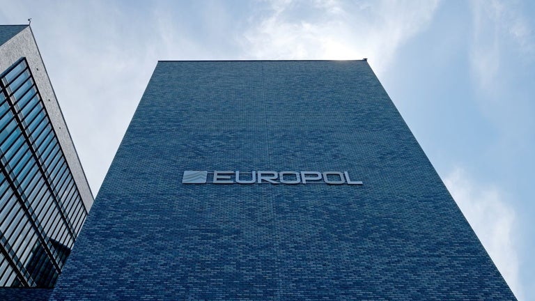 Europol está luchando con…