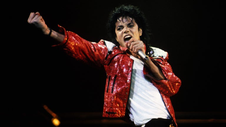 Michael Jackson dispara u…