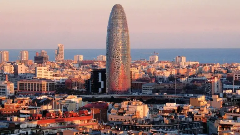 Objective: to reach the top of the Agbar Tower in Barcelona