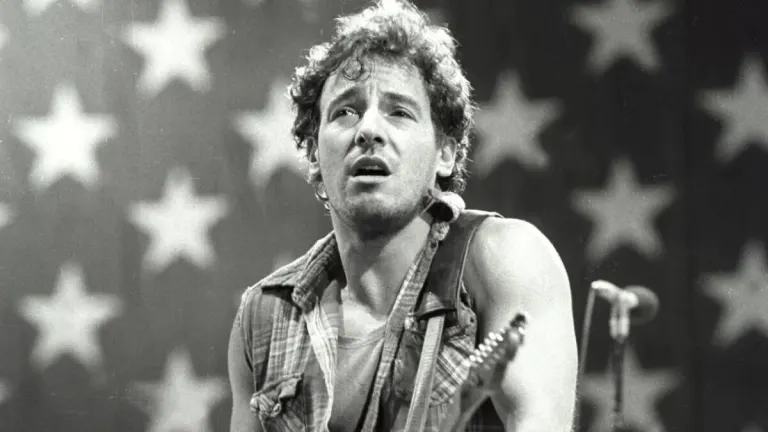 Now it’s Bruce Springsteen who is going to have a biopic, with this actor as the protagonist?