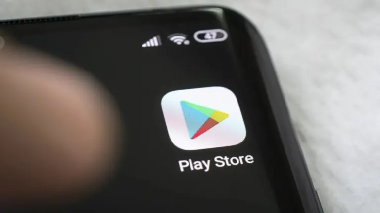 Now you can download two applications at the same time from Google Play Store