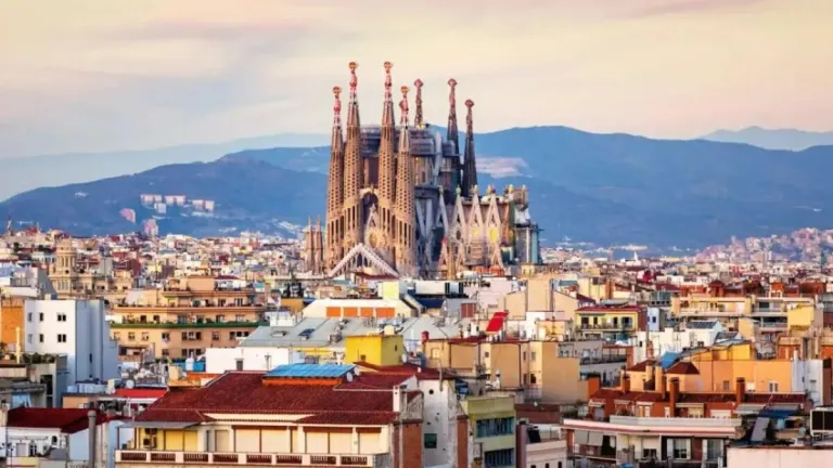 This is how Barcelona has solved a serious problem with tourists using Google Maps