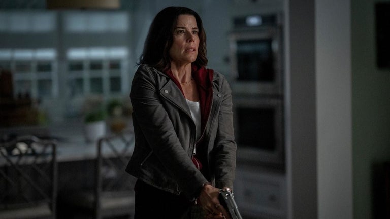 Neve Campbell returns to …