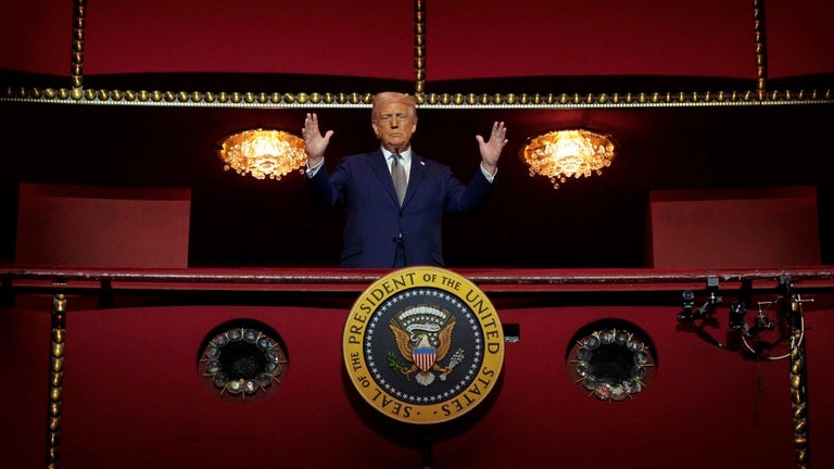 Open war against Trump an…