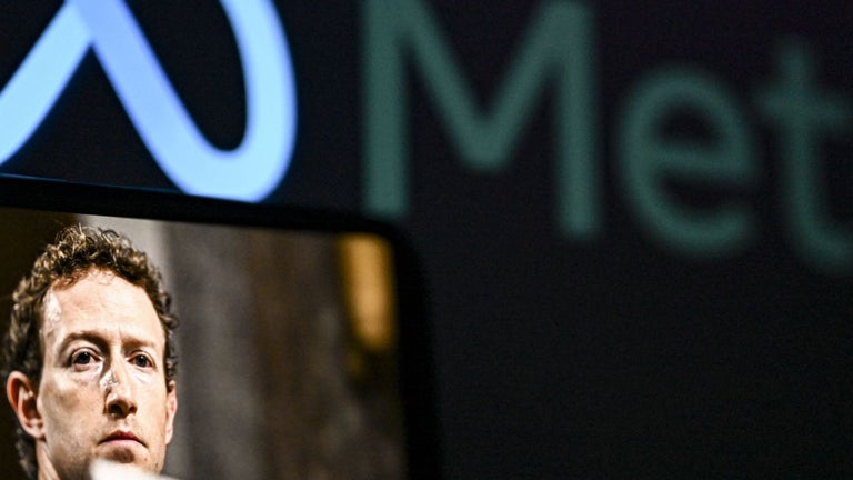 Meta pauses employee-trac…