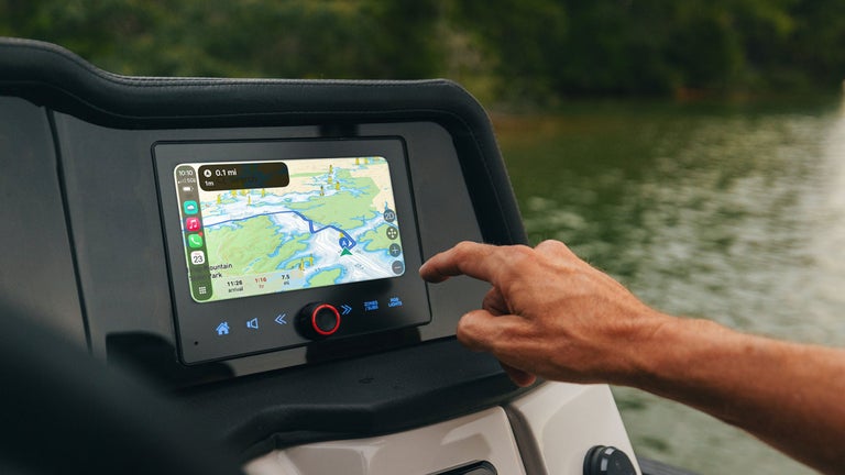 Android Auto comes to boa…