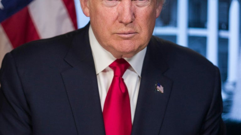 Trump rejects calls to sl…