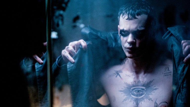 Succès ou échec ? Les critiques de The Crow, le remake du film tragique de Brandon Lee, arrivent