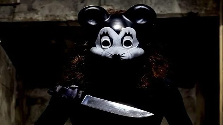 Minnie Mouse lutte contre…
