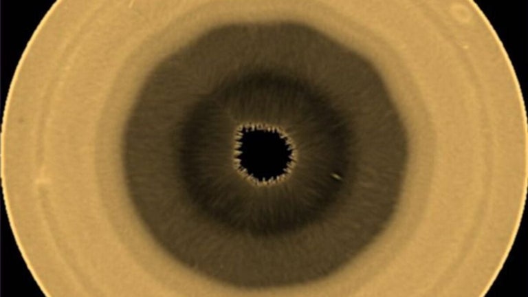 Saturne cache désormais d…