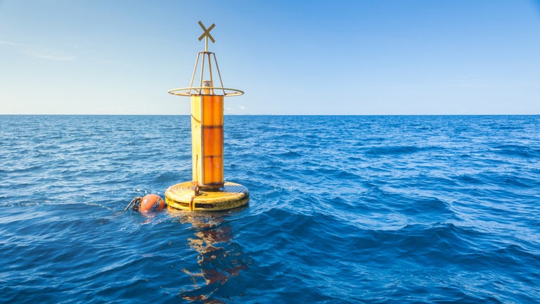 Bouées en haute mer: pour…