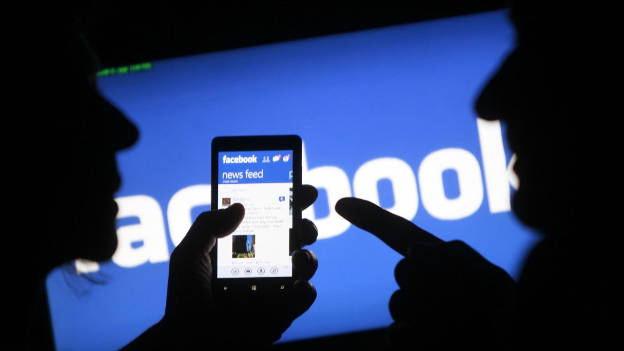 Facebook pone excusas bar…