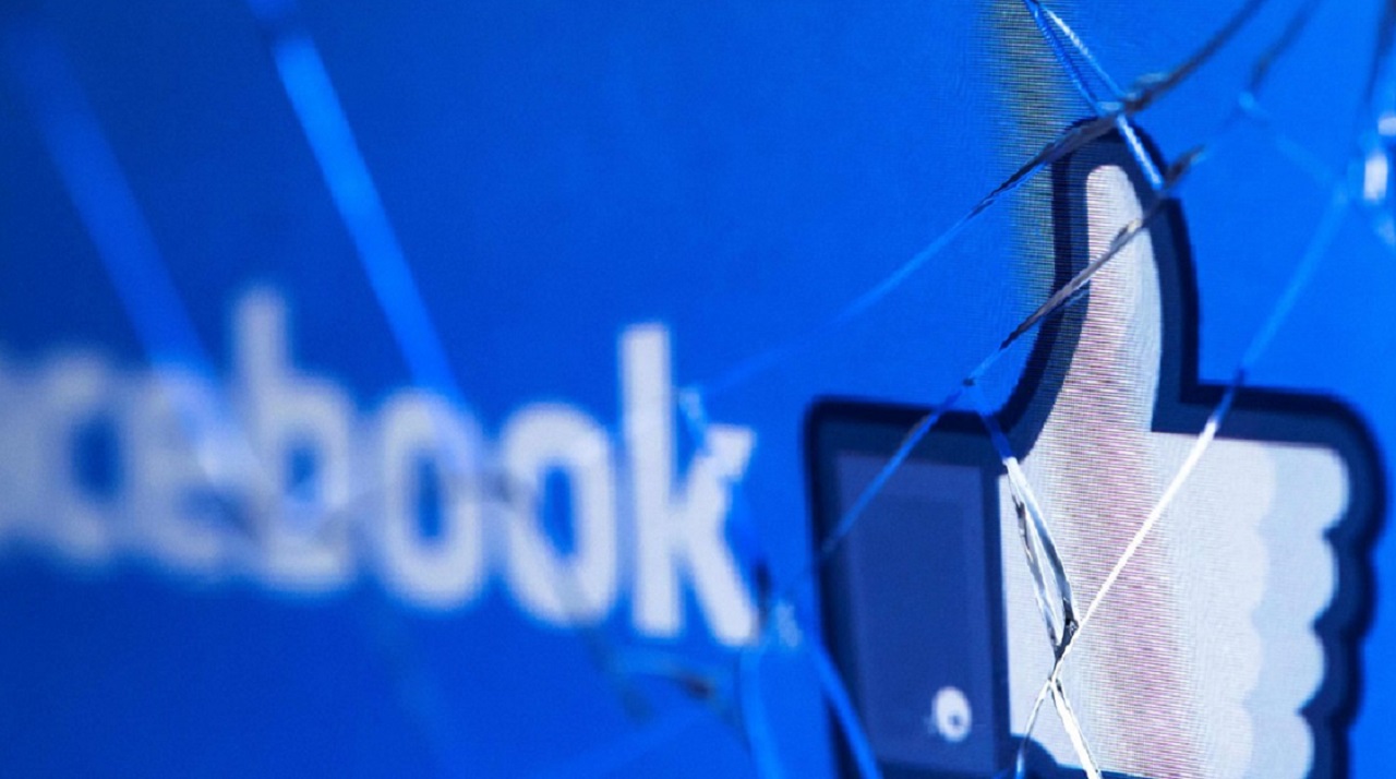 Otro vez Facebook envuelt…