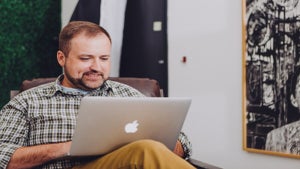 Cómo hacer que uTorrent se inicie automáticamente