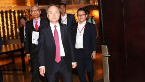 Imagen del artículo: Masayoshi Son niega una b…