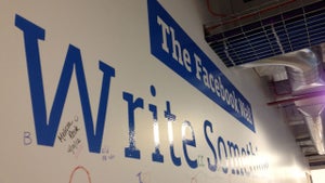 Facebook launches Trendin…