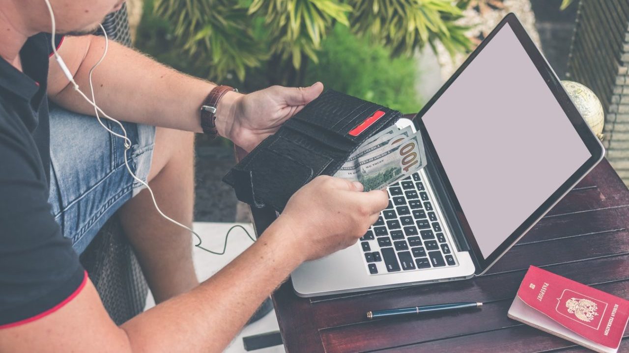 Image of article: Alert: Venmo puts your fi…