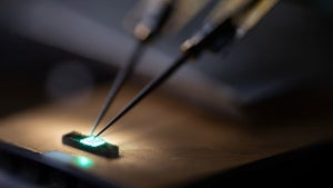 Image of article: Shrinking Atomic Clocks: …