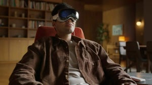Apple wants you to play Baldur’s Gate 3 on their Vision Pro glasses