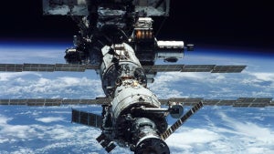 Image of article: NASA hires SpaceX to dism…