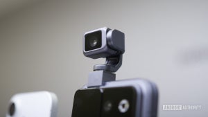 Image of article: HONOR Robot Phone leaks a…
