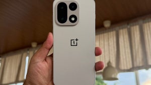 OnePlus 16 teaser is here…