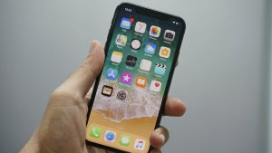 Image of article: Apple marks iPhone X obso…