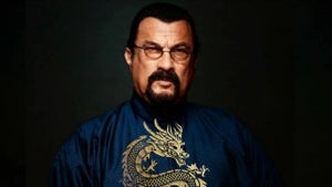 Steven Seagal revient au …