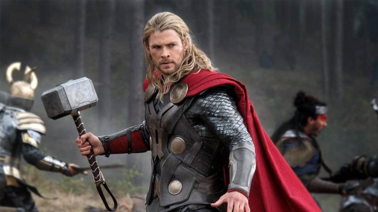 Kenneth Branagh le gustaría dirigir otra película del superhéroe que le catapultó al éxito