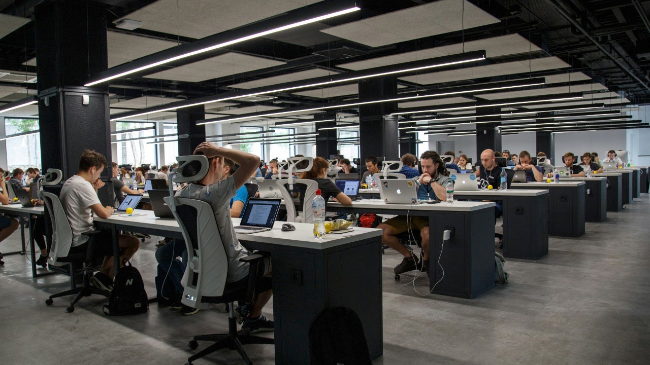 OpenAI prometió la jornada de 4 días, pero sus empleados cuentan una historia muy distinta