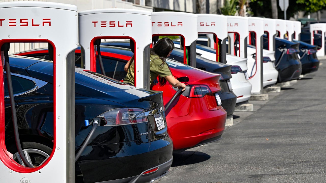 Tesla activa Emergency Drive Away: salida de emergencia en Supercharger