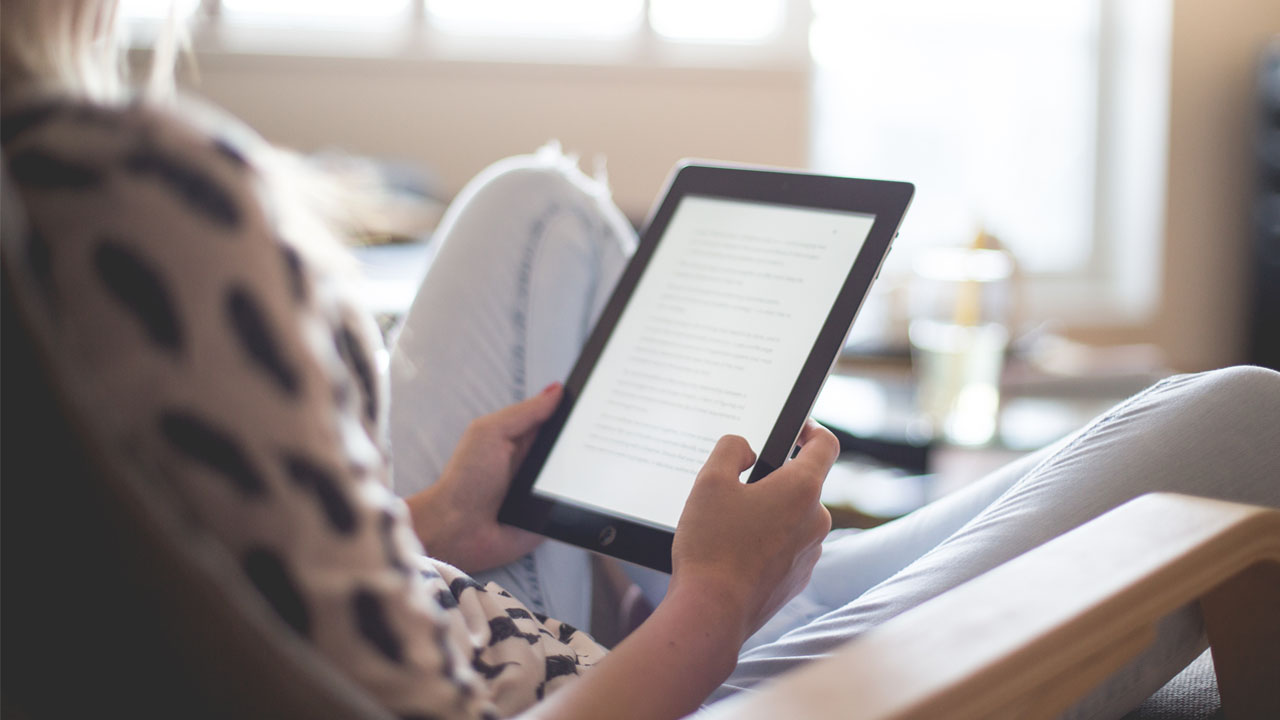 How Speed Reading Can Help You Get More Done (And 4 Apps to Help)