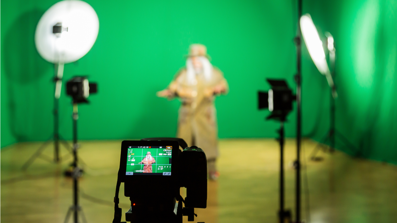 Green Screen: how to use and buy one and edit videos