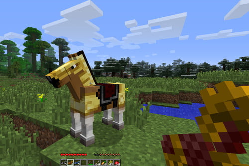 How to Tame a Horse in Minecraft