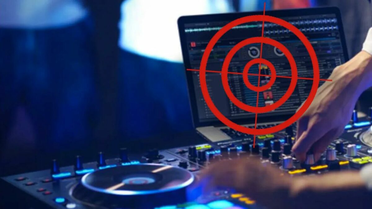 How to DJ with a laptop: iTunes playlist problems