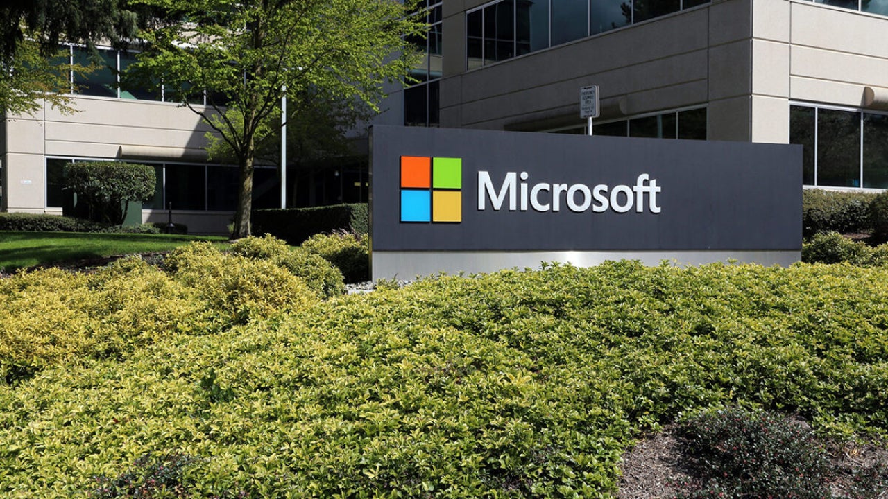 The Battle for Mobile App Dominance: Can Microsoft’s Store Compete with the Giants?