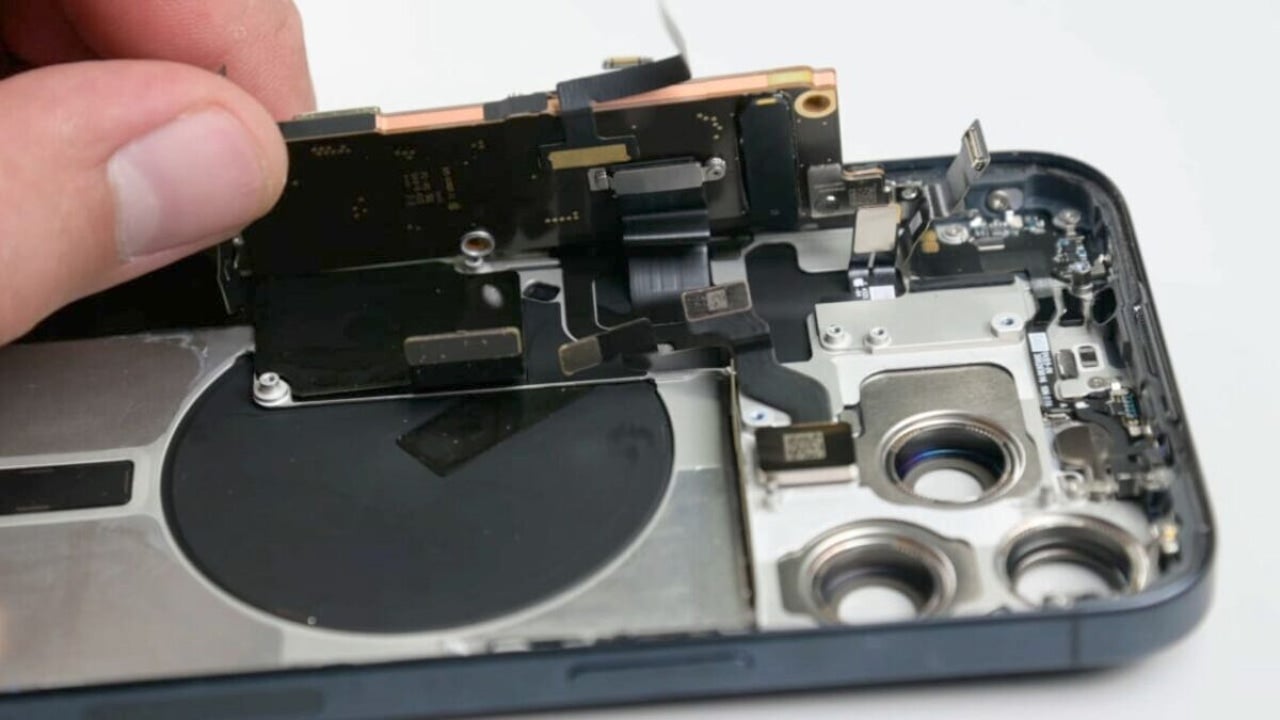 The iPhone 15 Pro Max internals: they dismantle the best phone of this